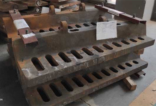 Tấm lót máy nghiền bi mangan cao Đúc Phụ tùng máy nghiền bi thép và lớp lót máy nghiền ag / sag